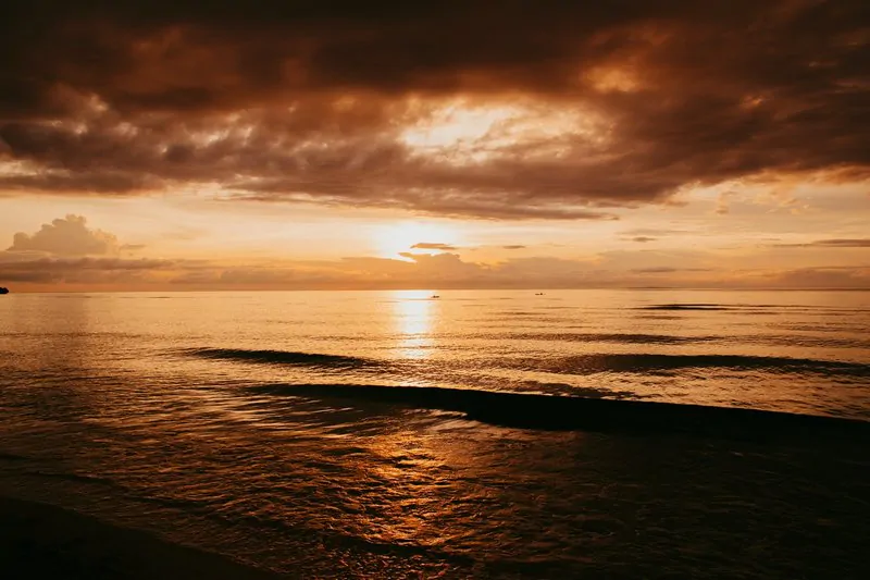 Morze Bałtyckie o zachodzie słońca